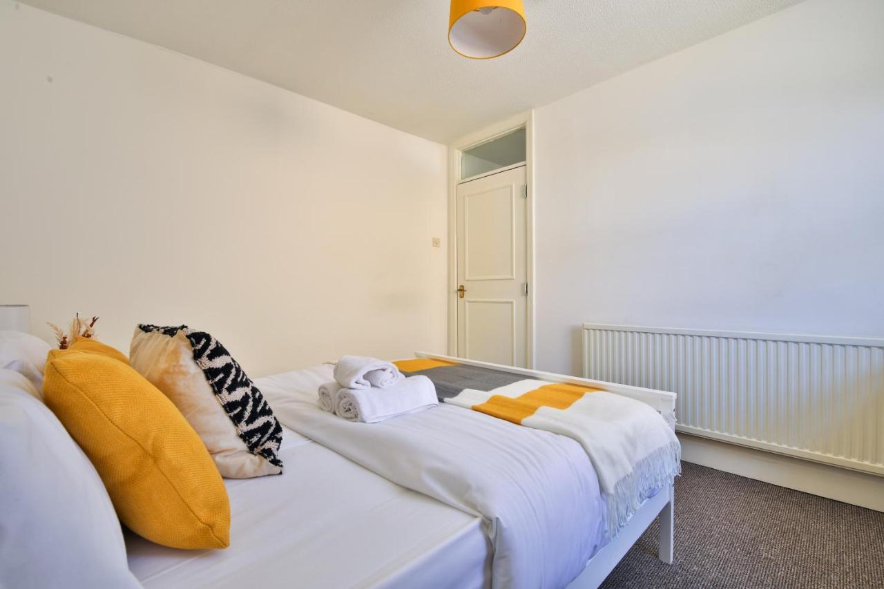 Stayright 2 Bed Flat- 10 Mins Walk To Castle & Centre