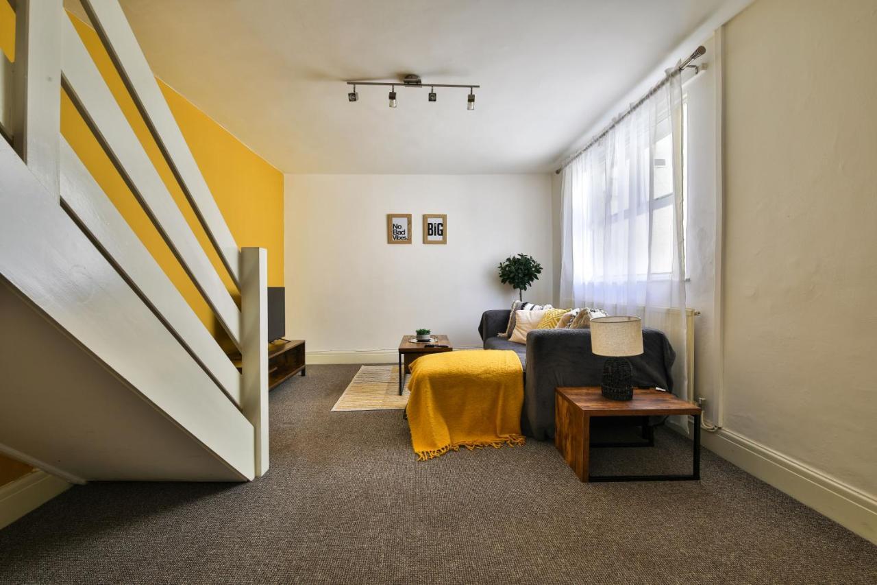 Stayright 2 Bed Flat- 10 Mins Walk To Castle & Centre Apartment *