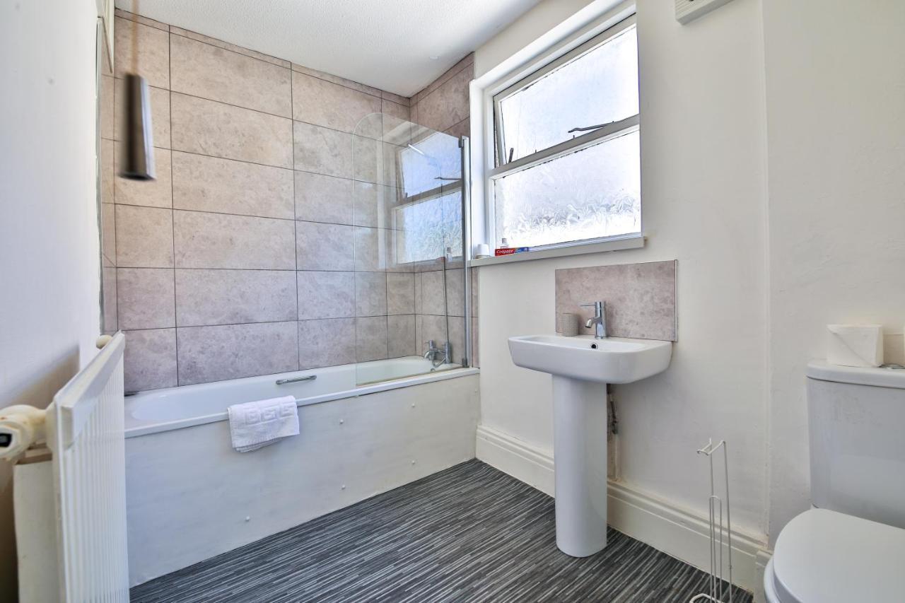 Stayright 2 Bed Flat- 10 Mins Walk To Castle & Centre * Cardiff