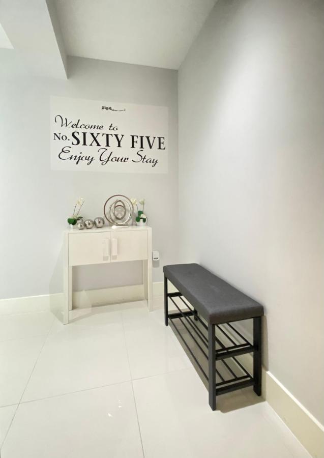 Contemporary Centre In The Aspect *