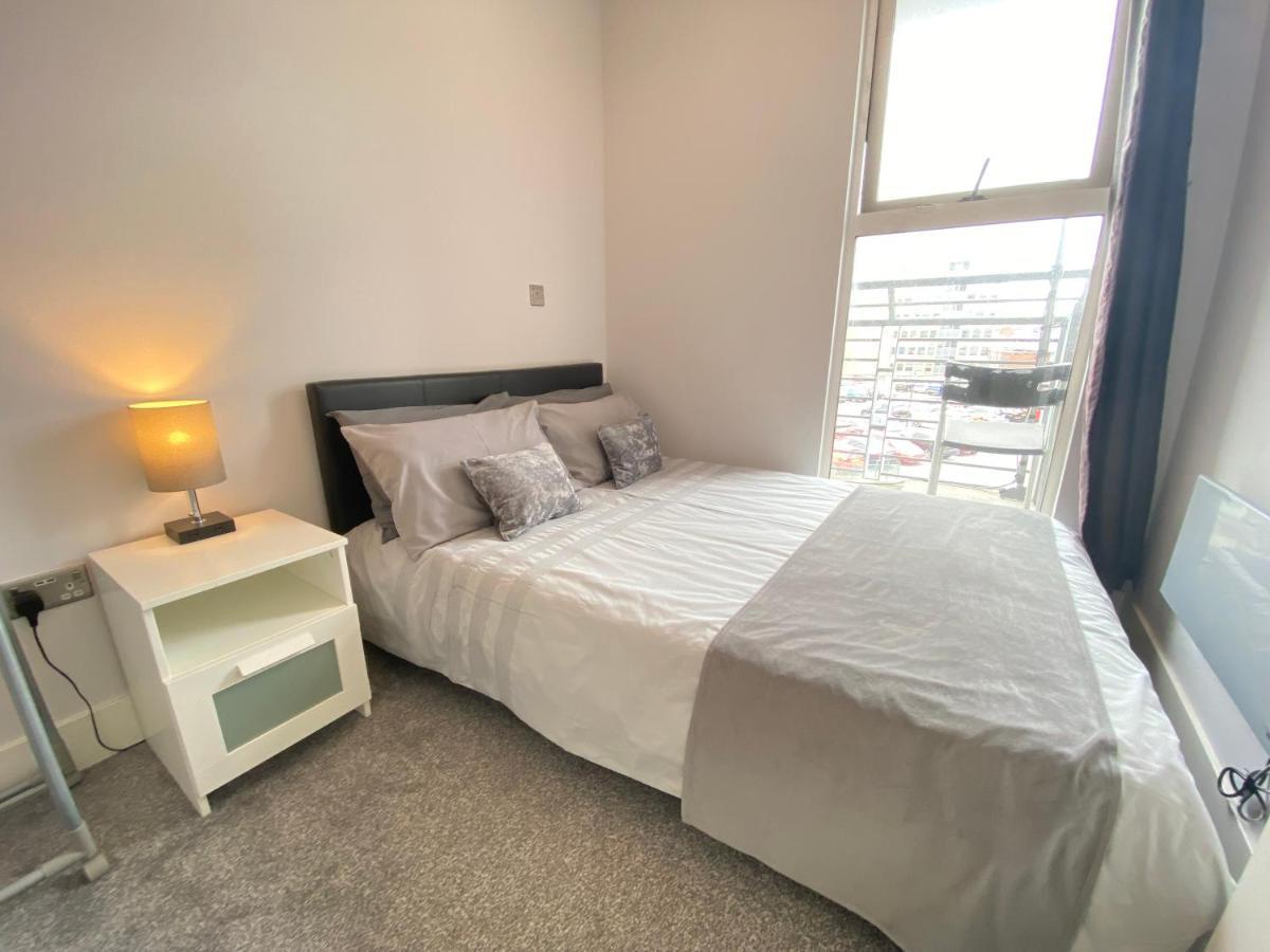 Apartment Contemporary Centre In The Aspect *