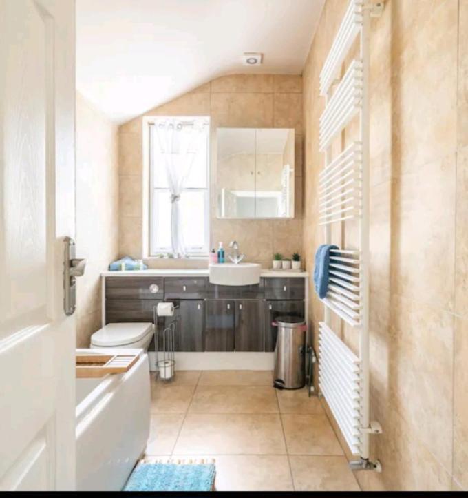 The Mews - Less Than 1km To Centre - Stadium - Castle - 10 Min Walk Guest house