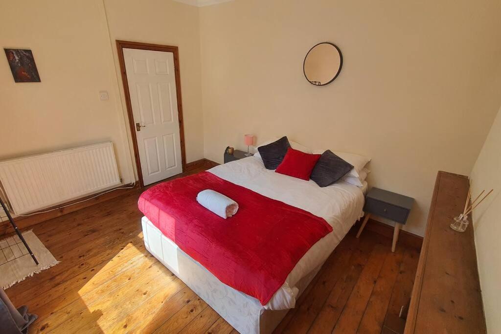 Free Netflix, Large House, Great Price * Cardiff
