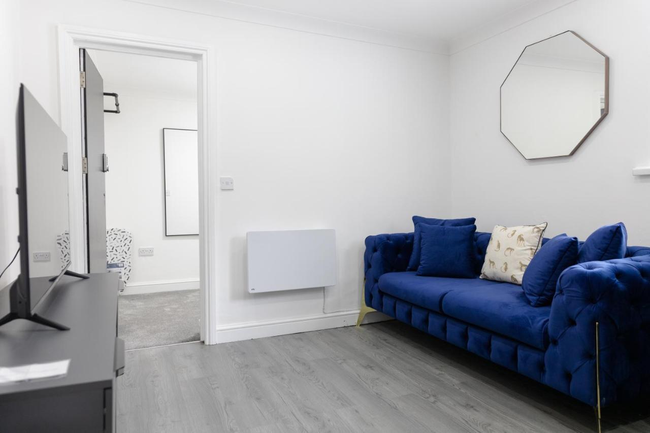 Chic Urban 2 Bedroom Apartment