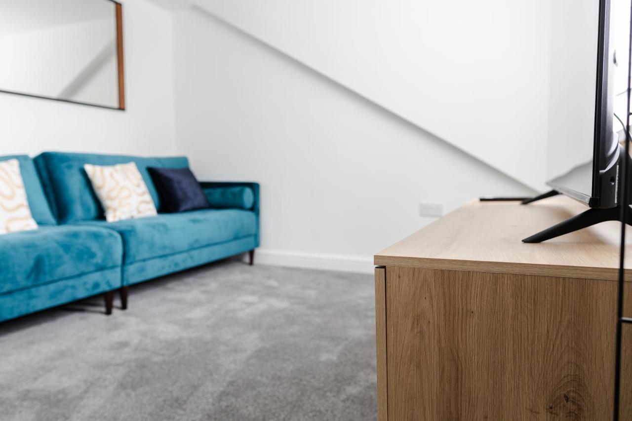 Chic Urban 2 Bedroom Cardiff