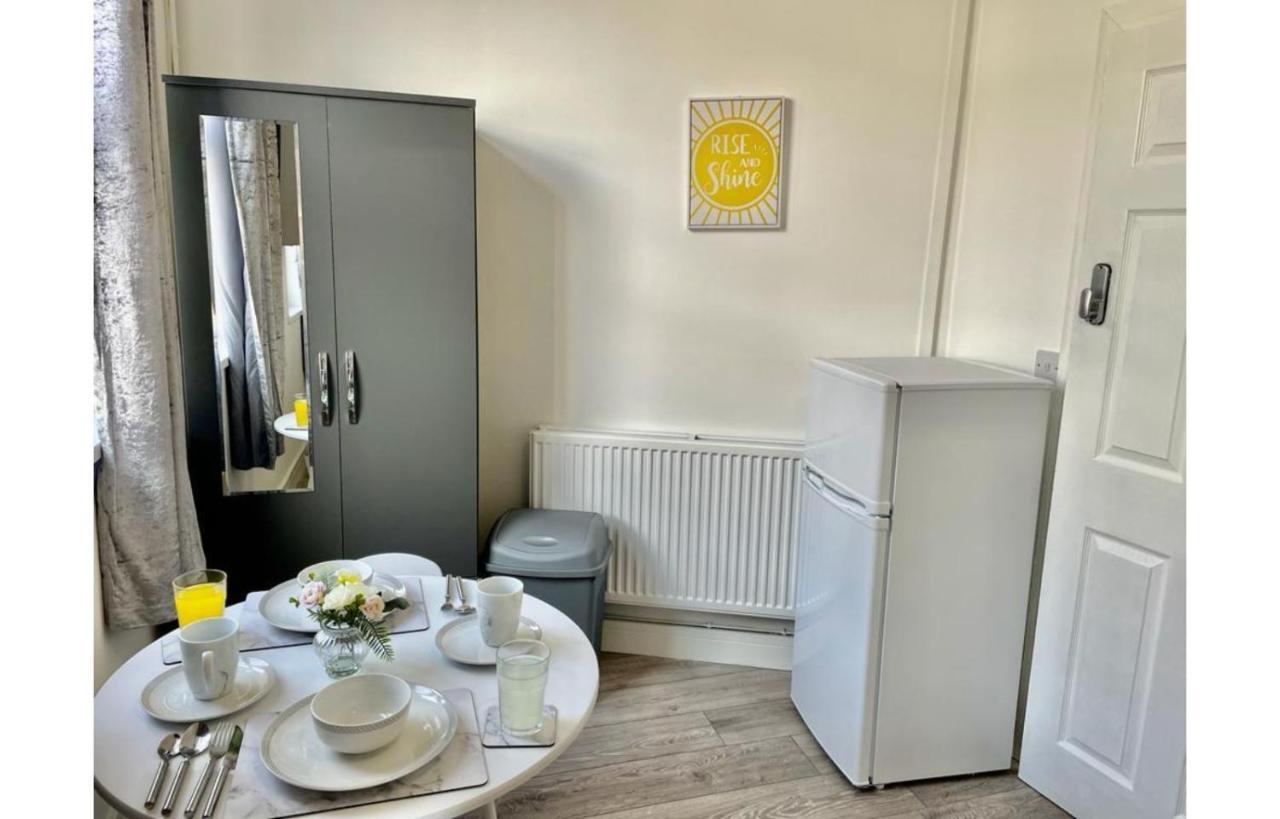 City Centre Apartment- Penarth Road
