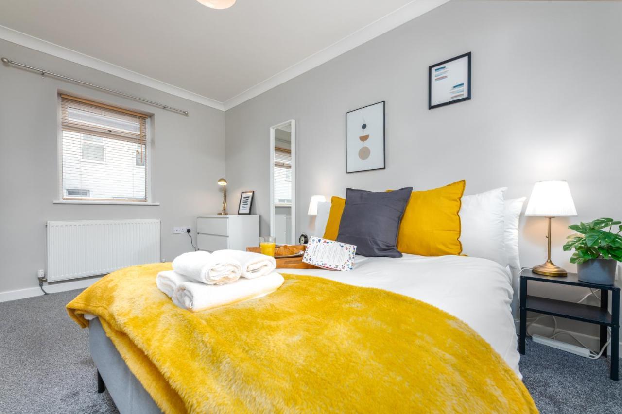 Stayright- 2 Bedroom House, Centrally Located & Close Walk To Centre Cardiff