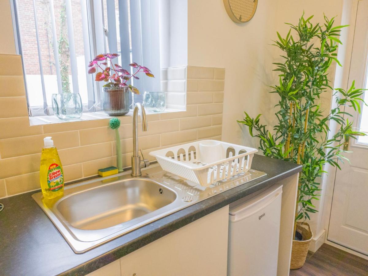 Principality - Two Bed By Promise Apartment