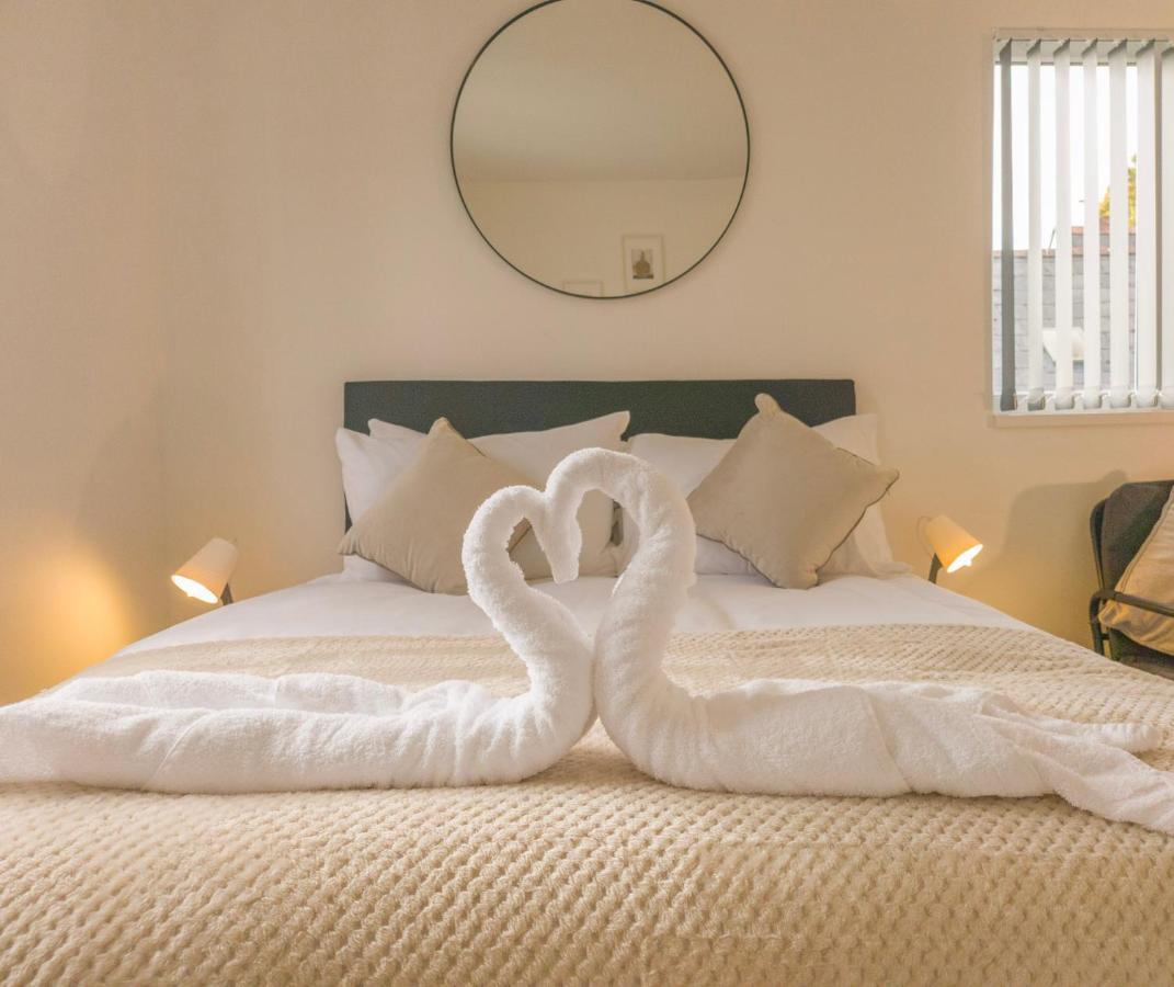Principality - Two Bed By Promise Apartment *