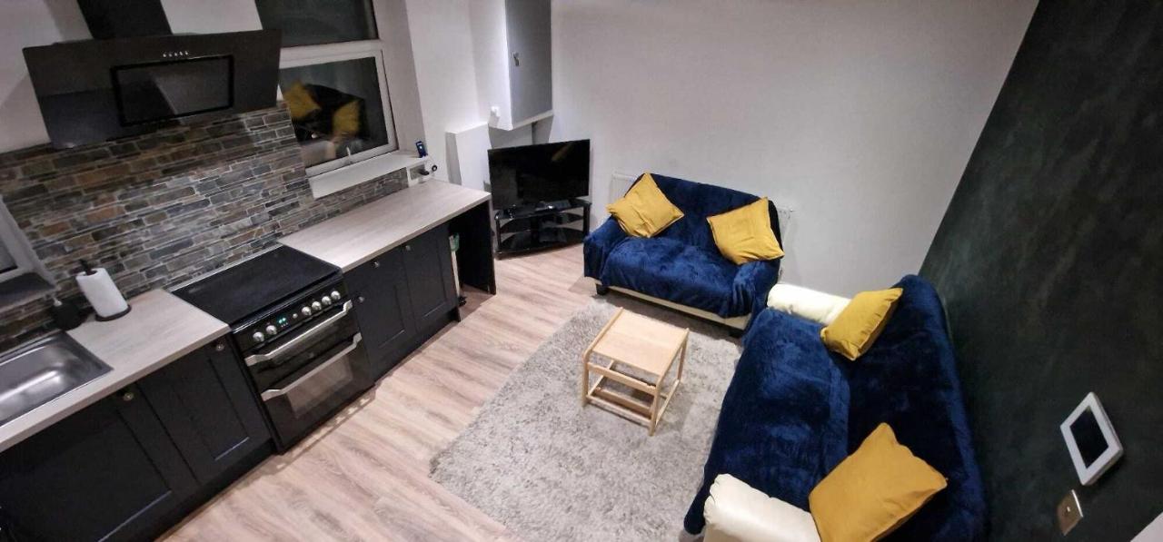 Sapphire Strathnairn * Cardiff