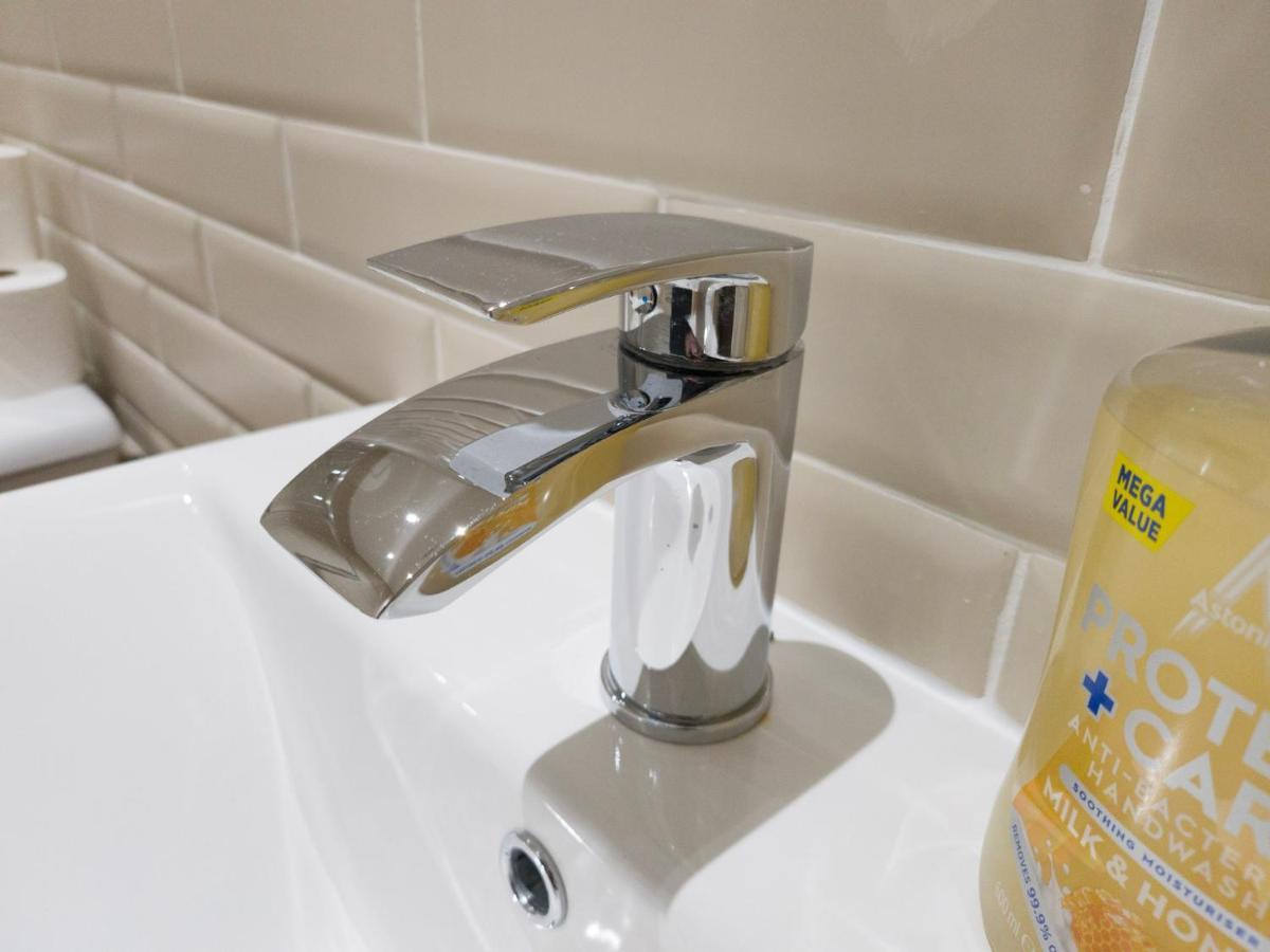 Principality Suites; Three Bed By Promise Apartment Cardiff