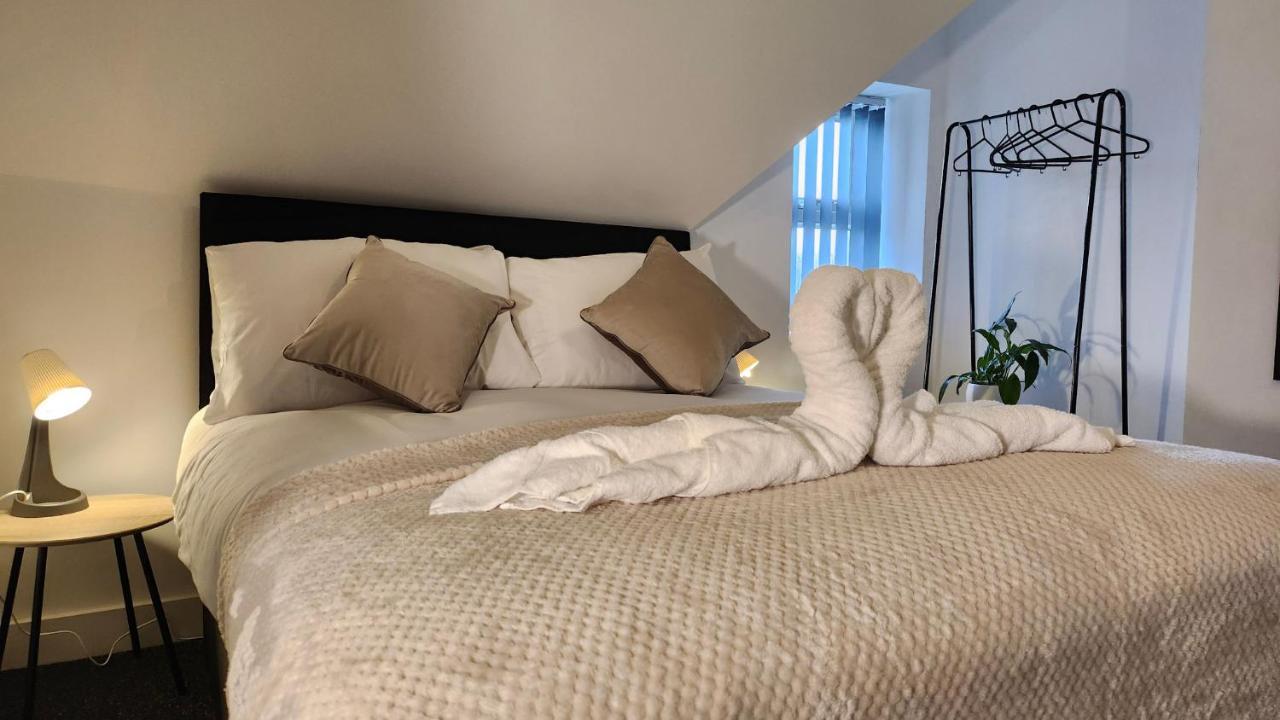 Principality Suites; Three Bed By Promise Apartment