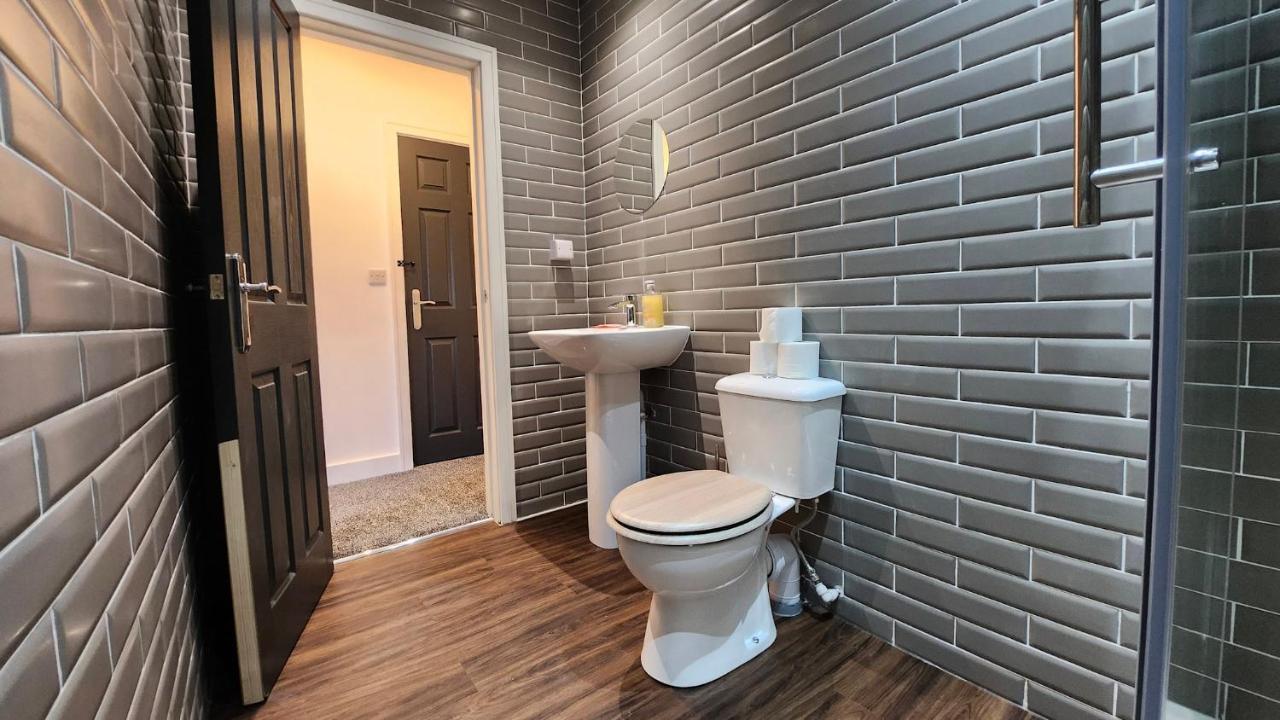 Principality Suites; Three Bed By Promise Apartment *
