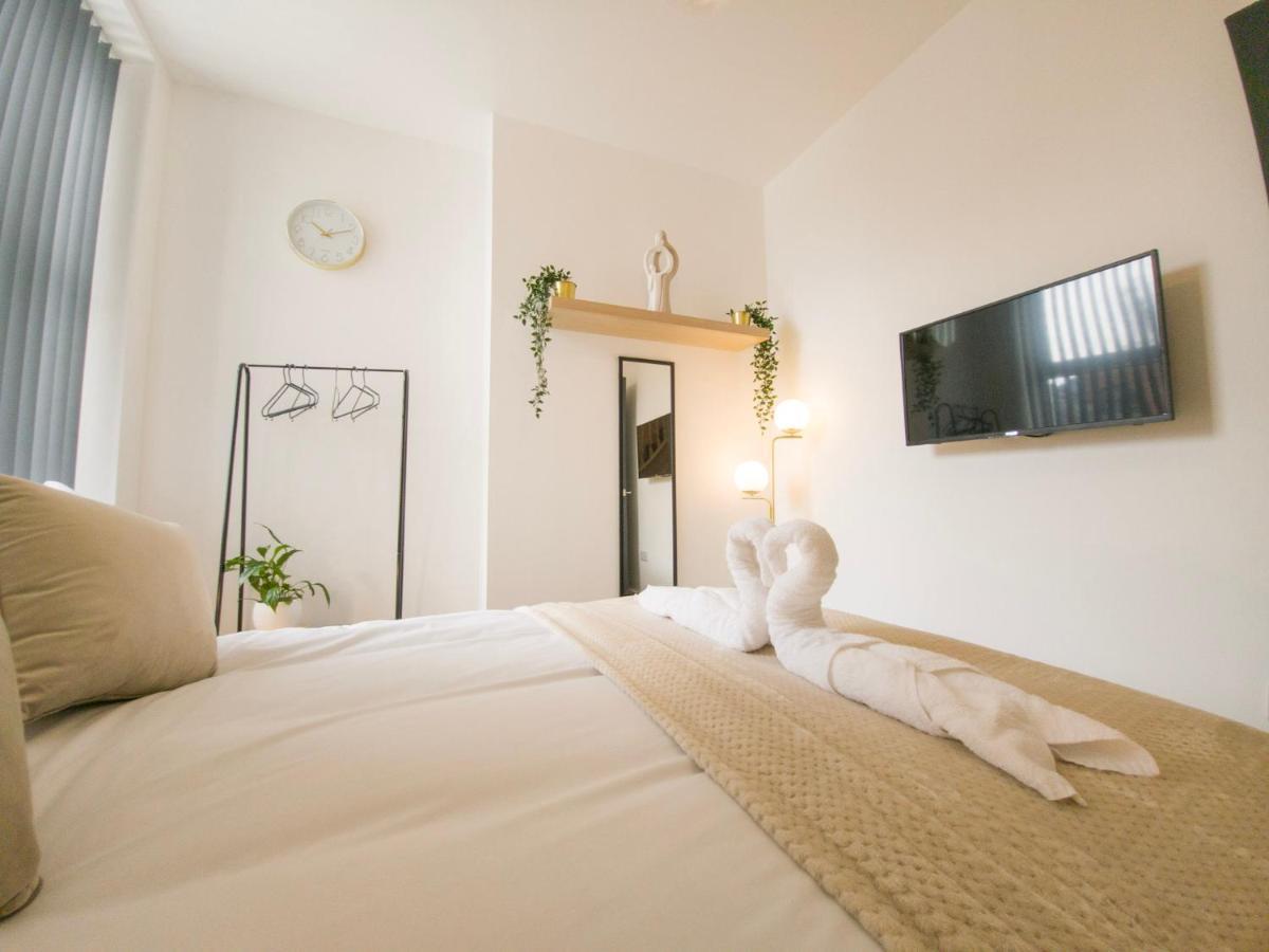 Apartment Principality Suites; Three Bed By Promise Cardiff