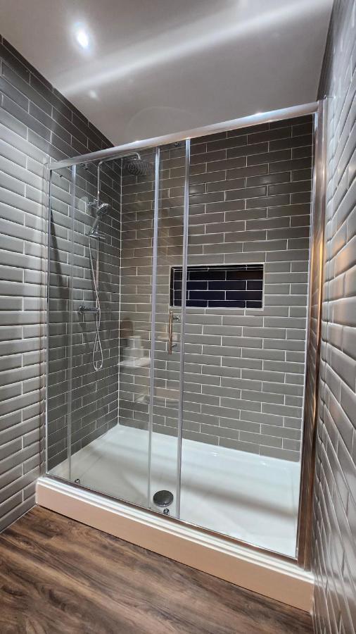 Principality Suites; Three Bed By Promise *