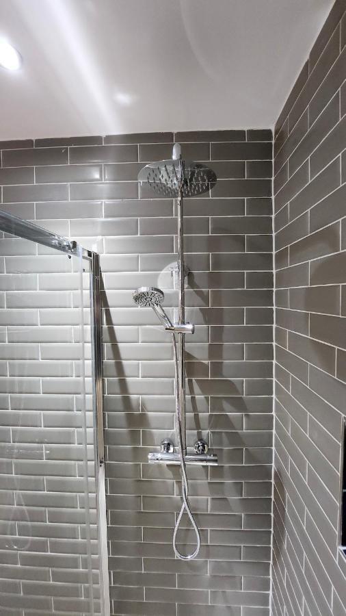 Apartment Principality Suites; Three Bed By Promise Cardiff