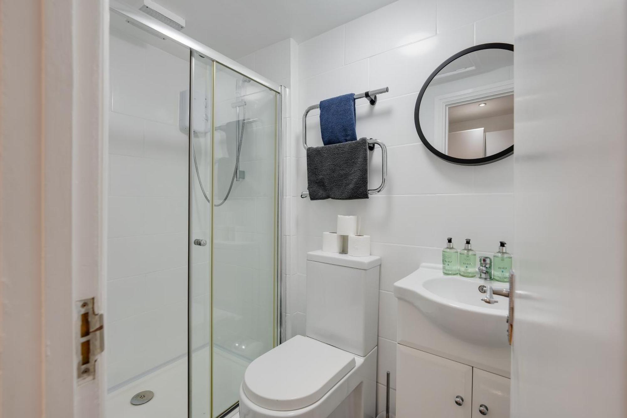 2 Bedroom Aprtmnt For Upto 6 Nr Centre, Uni &parks Apartment