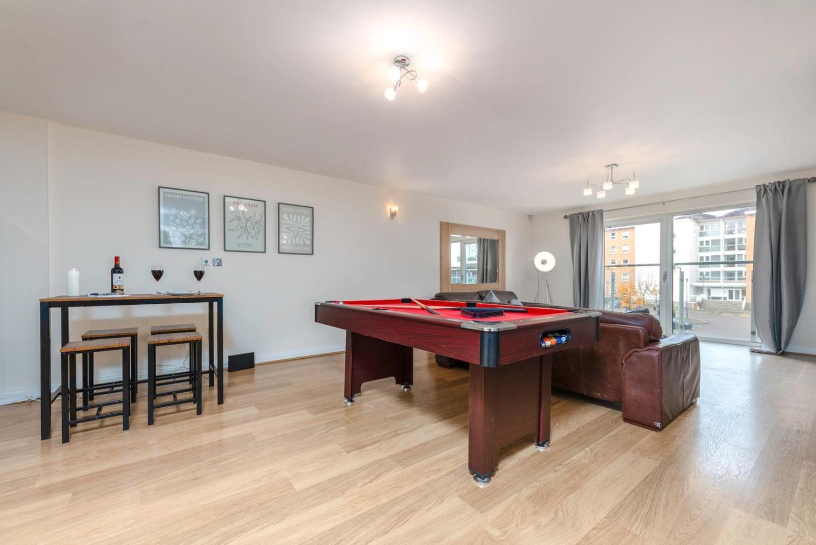Cozy 2br Retreat | Prime Location Apartment Cardiff