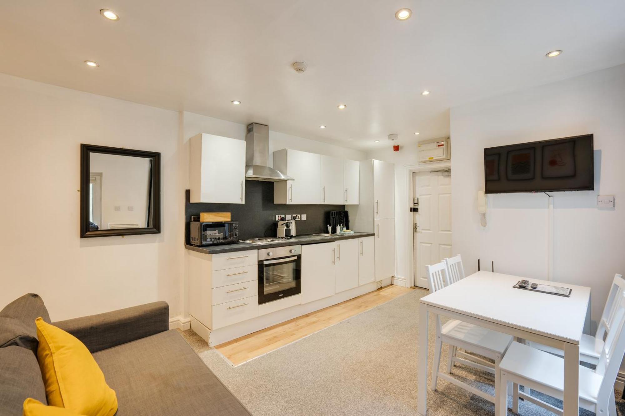 Apartment 2 Bedroom Aprtmnt For Upto 6 Nr Centre, Uni &parks