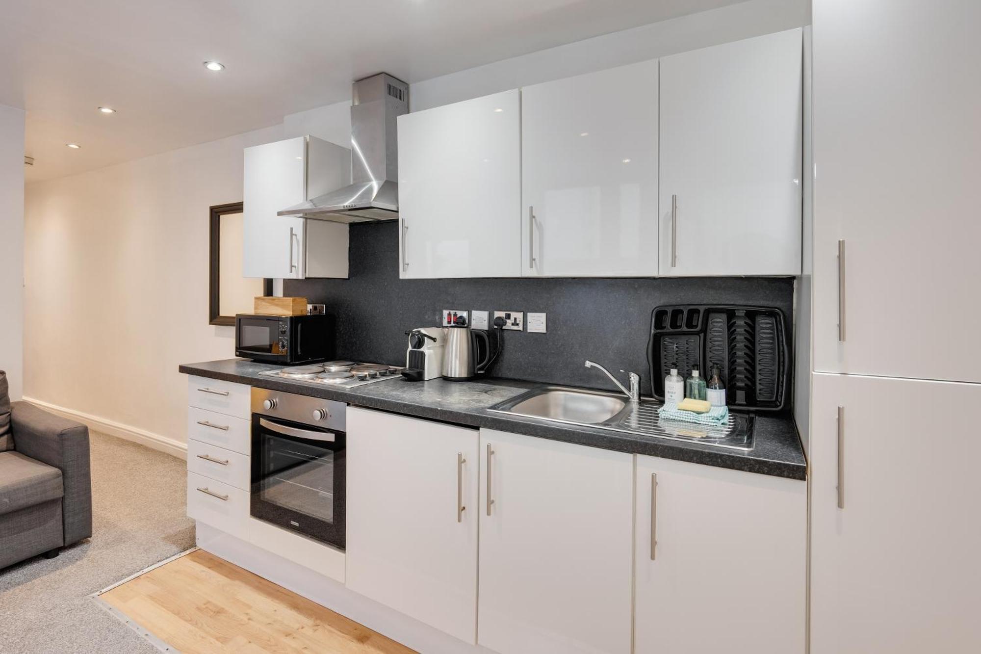 2 Bedroom Aprtmnt For Upto 6 Nr Centre, Uni &parks Apartment Cardiff
