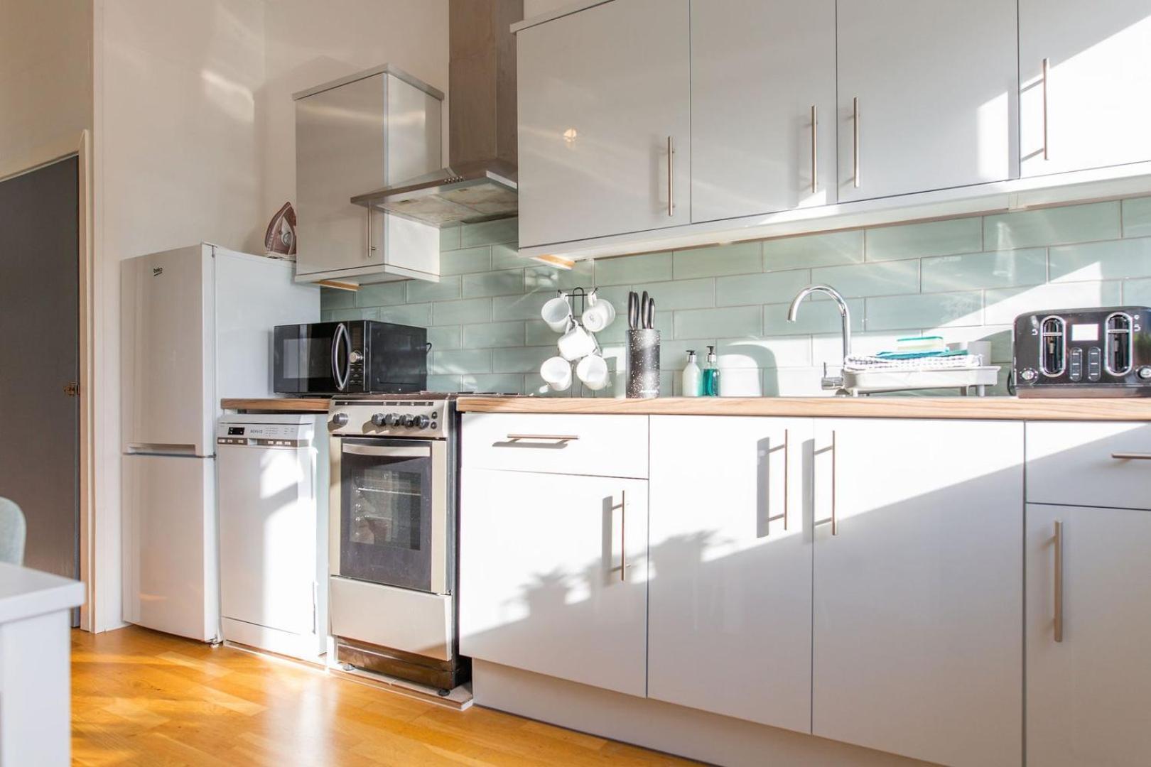 Cozy 2br Retreat | Prime Location Apartment Cardiff