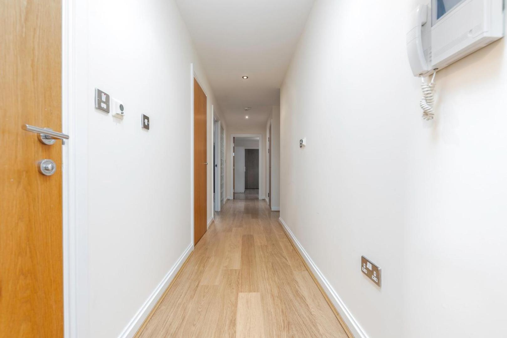 Apartment Cozy 2br Retreat | Prime Location *