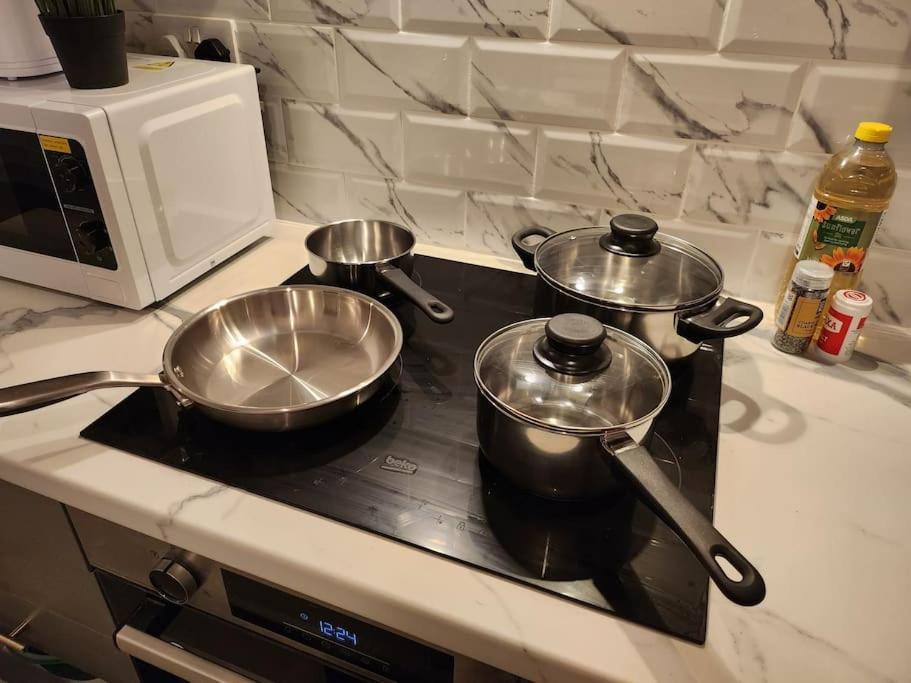 Supervalue 6 - Fast Wifi, Linen, Keyless Entry, Only 10 Mins - By Promise * Cardiff