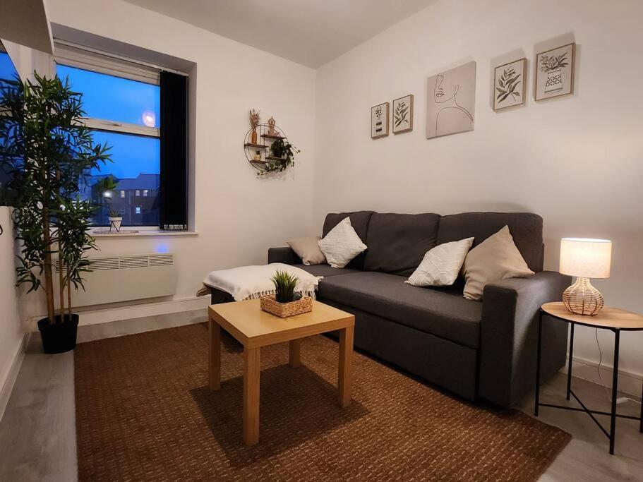 Supervalue 6 - Fast Wifi, Linen, Keyless Entry, Only 10 Mins - By Promise *