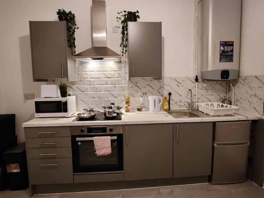 Supervalue 6 - Fast Wifi, Linen, Keyless Entry, Only 10 Mins - By Promise