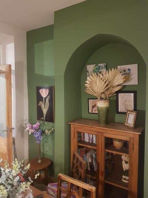 Just The Splott! Sleeps 6, 8 Mins To Stadium.