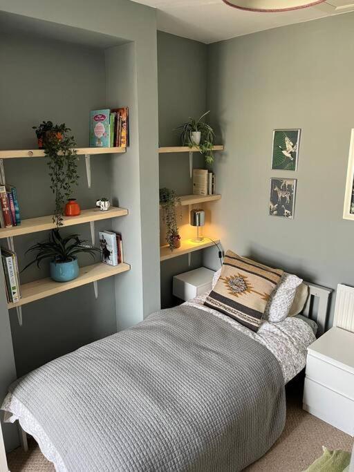 Just The Splott! Sleeps 6, 8 Mins To Stadium. Holiday home