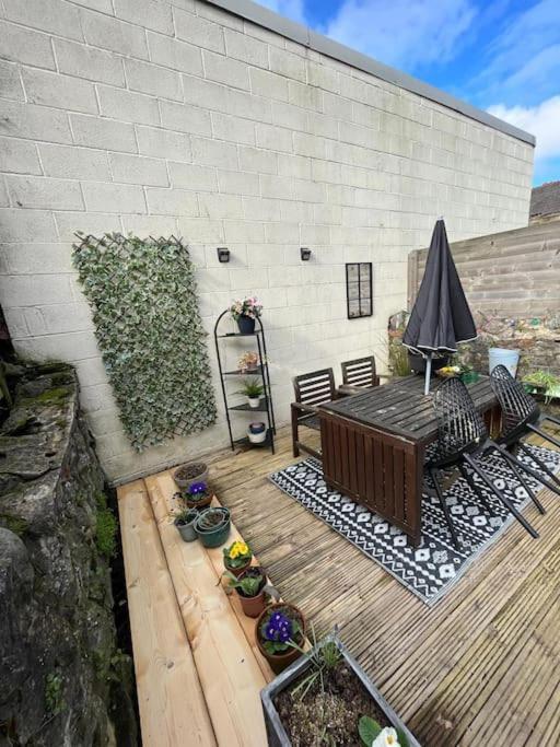 Just The Splott! Sleeps 6, 8 Mins To Stadium. Holiday home *