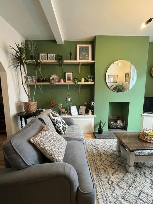 Just The Splott! Sleeps 6, 8 Mins To Stadium. Holiday home