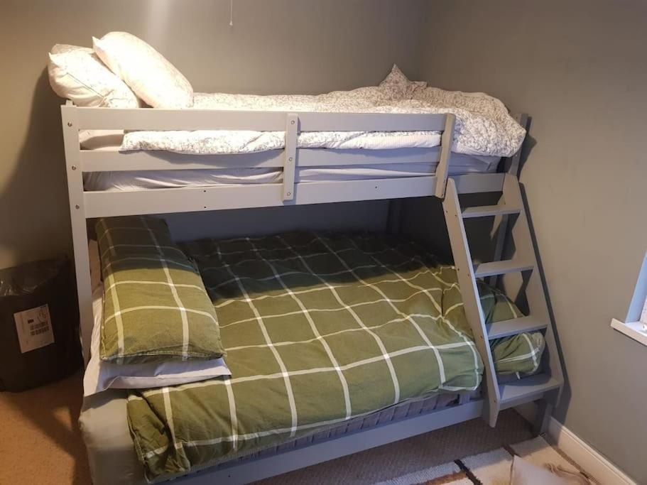 Just The Splott! Sleeps 6, 8 Mins To Stadium. *