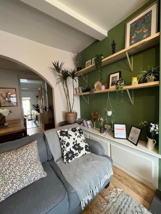 Just The Splott! Sleeps 6, 8 Mins To Stadium.