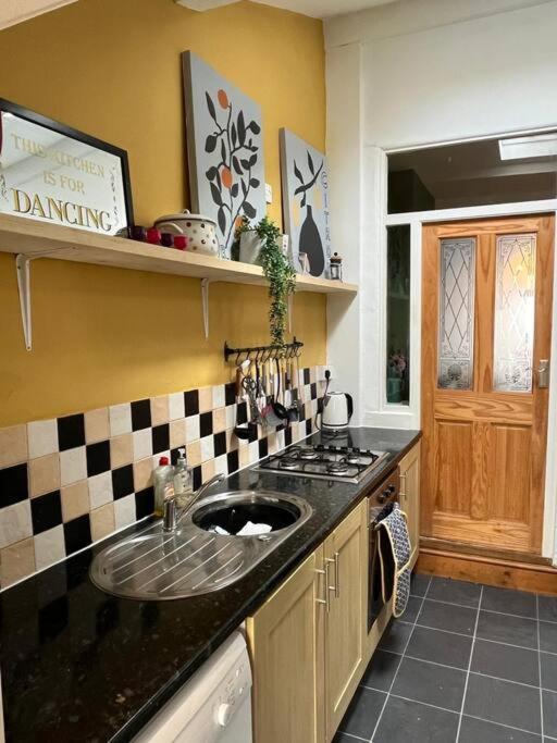 Holiday home Just The Splott! Sleeps 6, 8 Mins To Stadium.