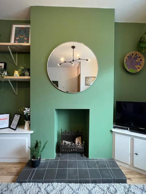 Just The Splott! Sleeps 6, 8 Mins To Stadium. Holiday home *