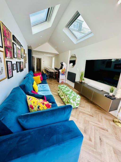 Social - No 1 For Large Groups Holiday home Cardiff
