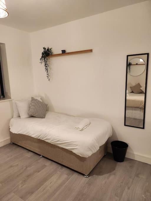 Flat 5 - 10 Min To Centre By Promise Cardiff