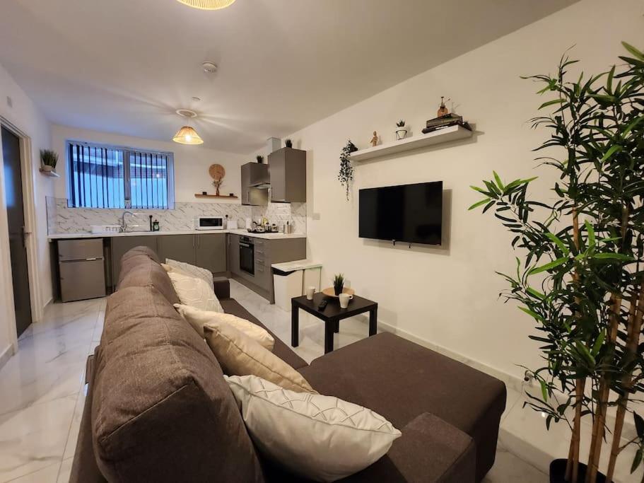 Flat 5 - 10 Min To Centre By Promise * Cardiff