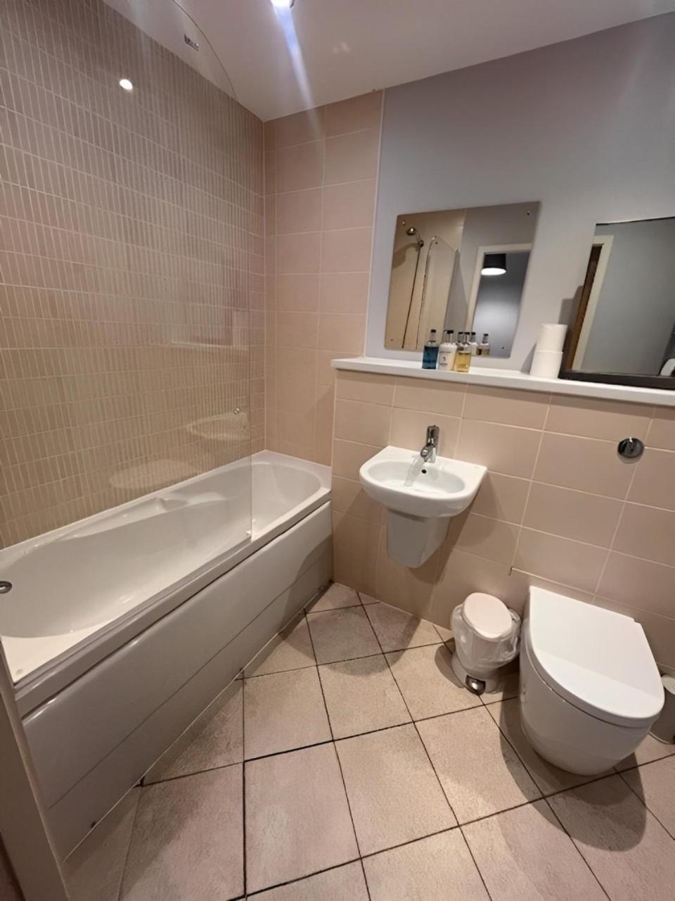 Quayside By Urban Space Apartment Cardiff