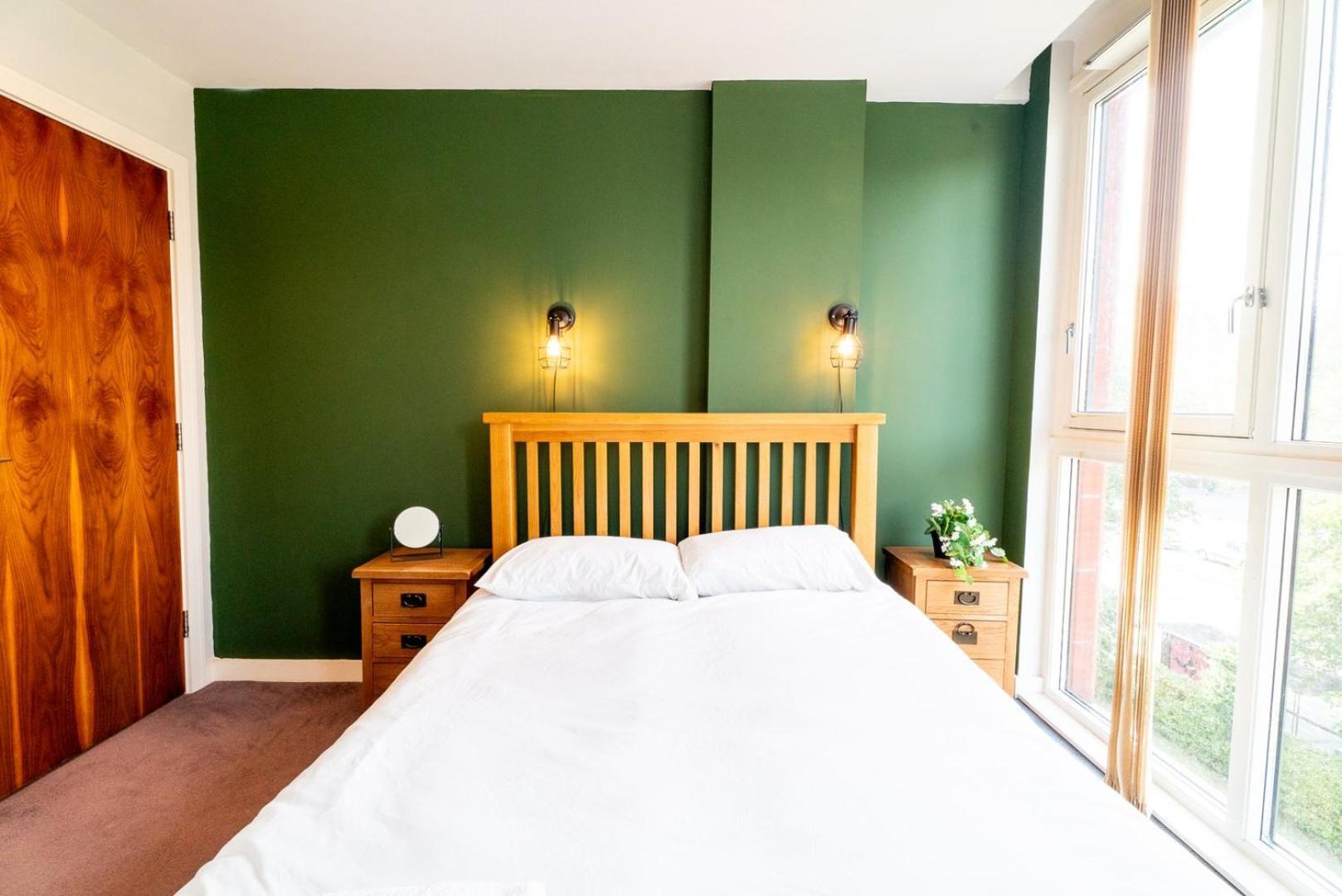 Smart Tv | Parking Nearby | 1br Apartment *