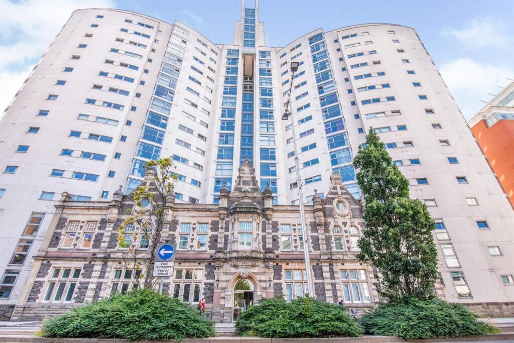 Apartment The Skyline - Luxury Centre Flat With Designated Parking *