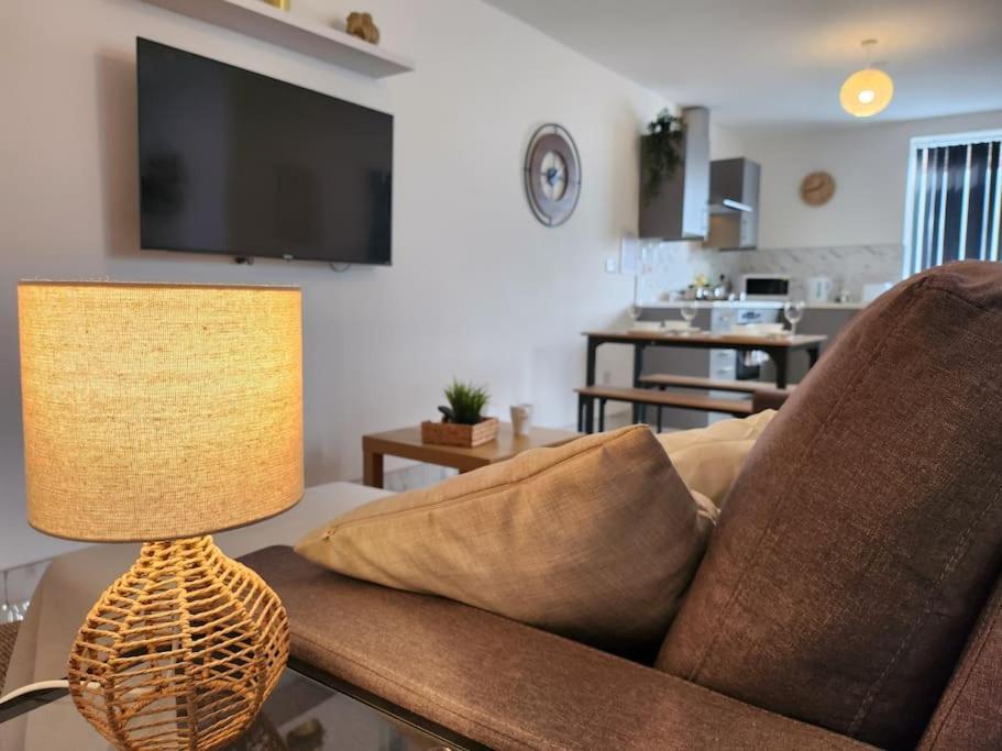 Flat 8 - 10 Min To Centre By Promise *