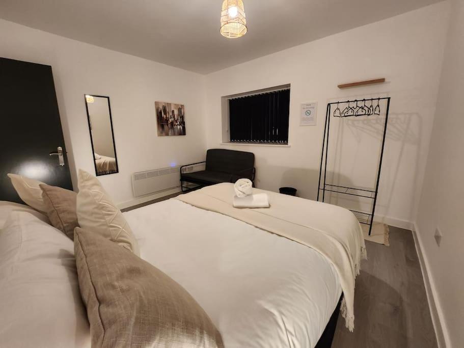 Flat 8 - 10 Min To Centre By Promise *