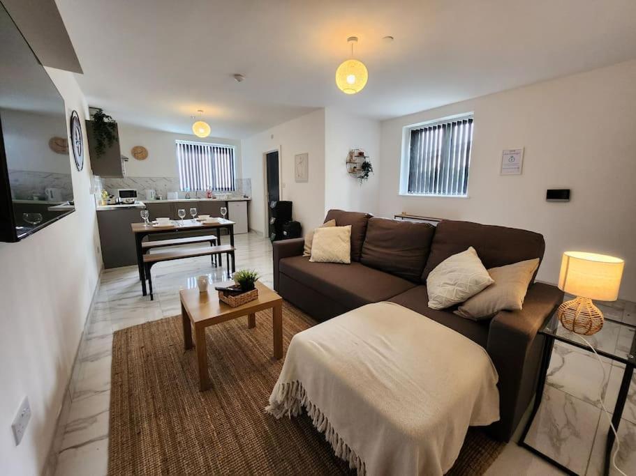 Flat 8 - 10 Min To Centre By Promise