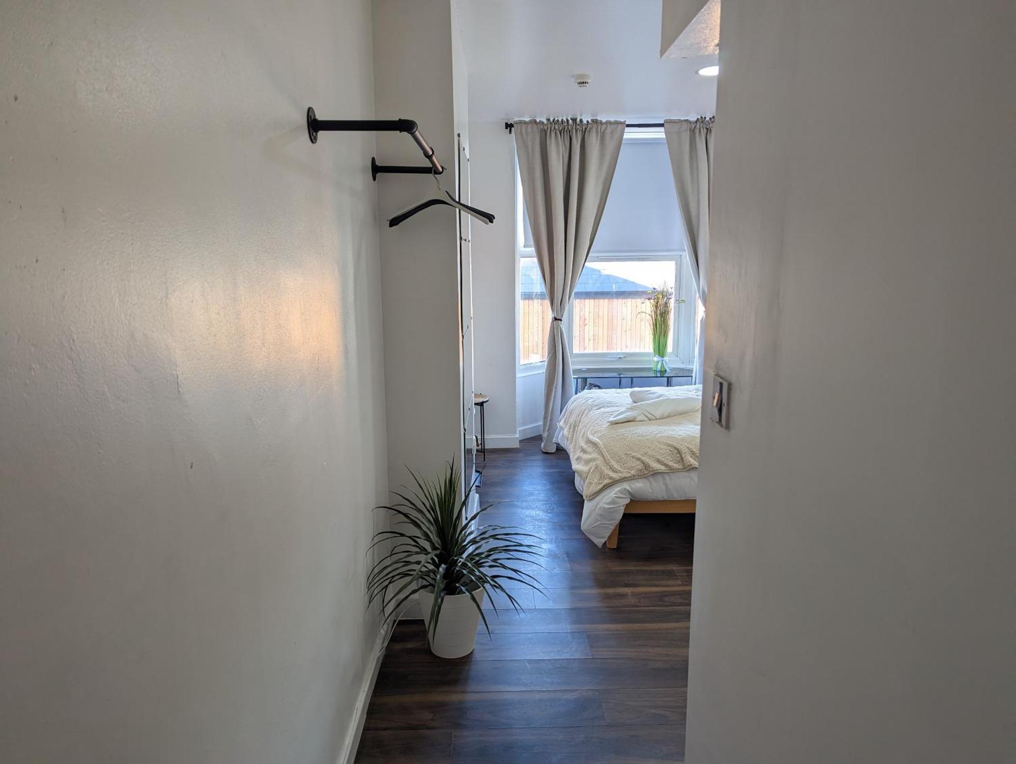 Apartment Inner-city - Basic Amenites