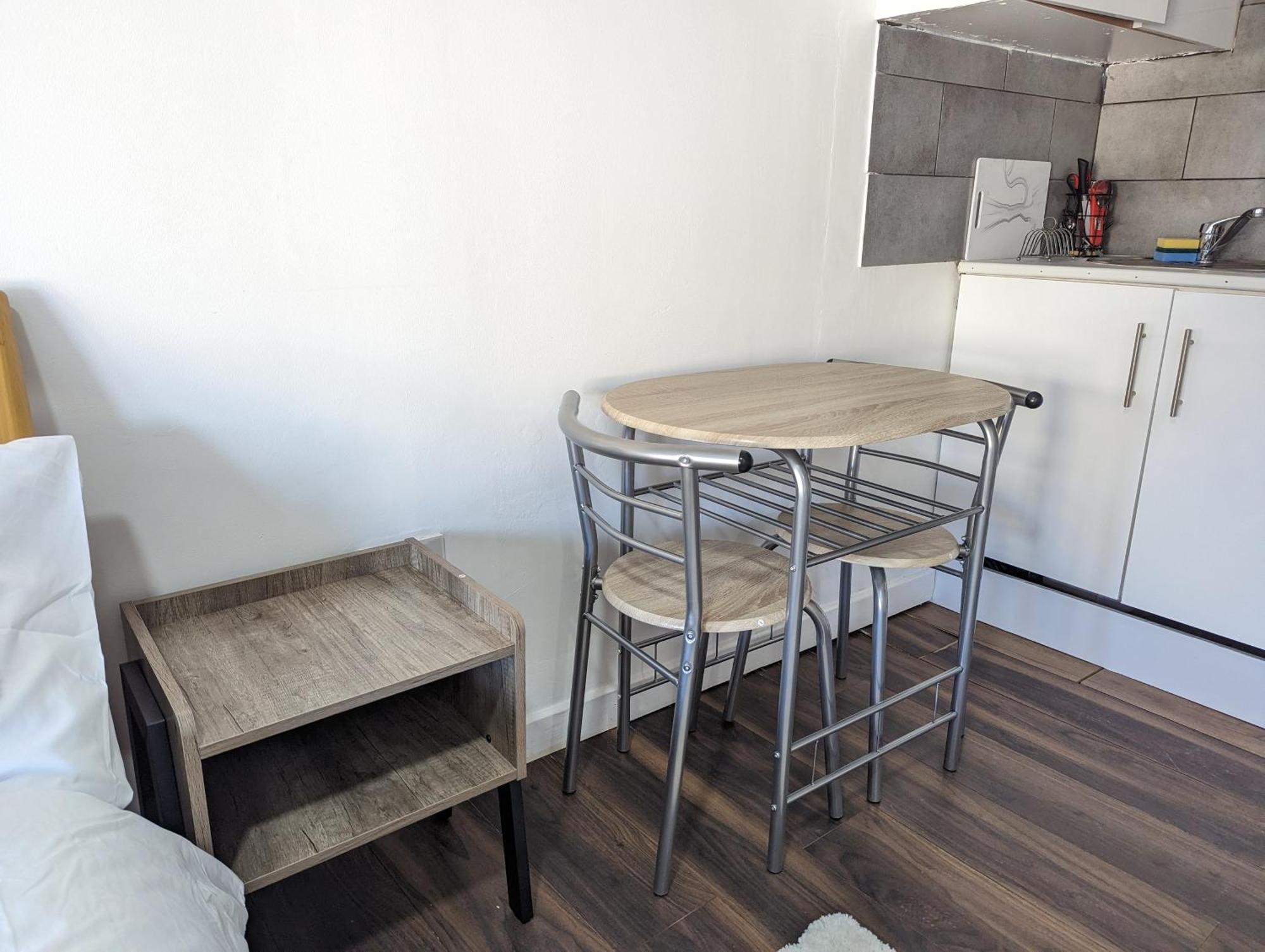 Inner-city - Basic Amenites Apartment
