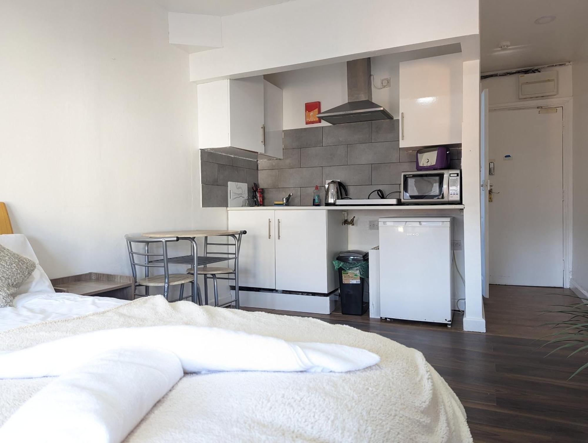 Inner-city - Basic Amenites Apartment *