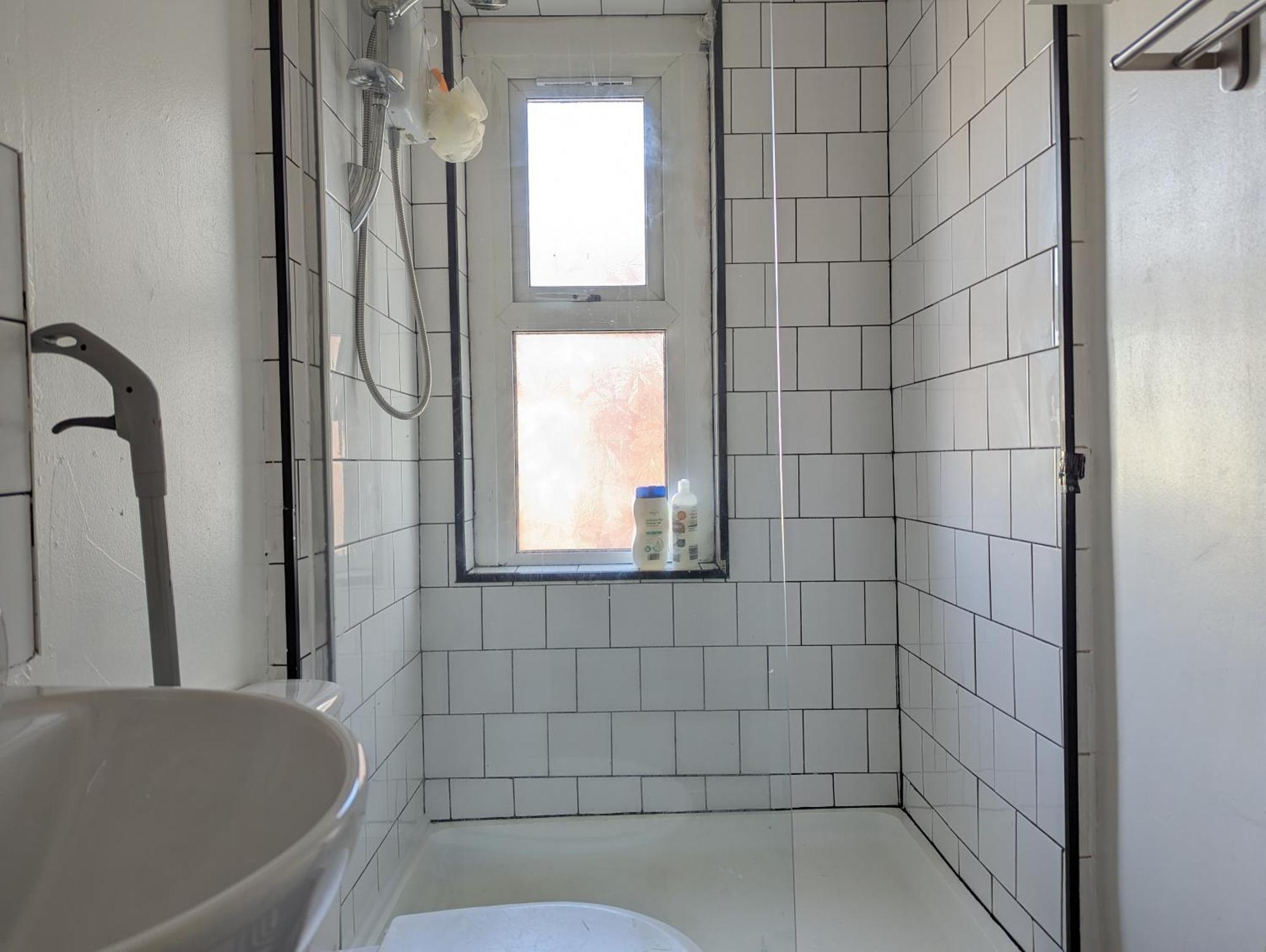 Inner-city - Basic Amenites Apartment *